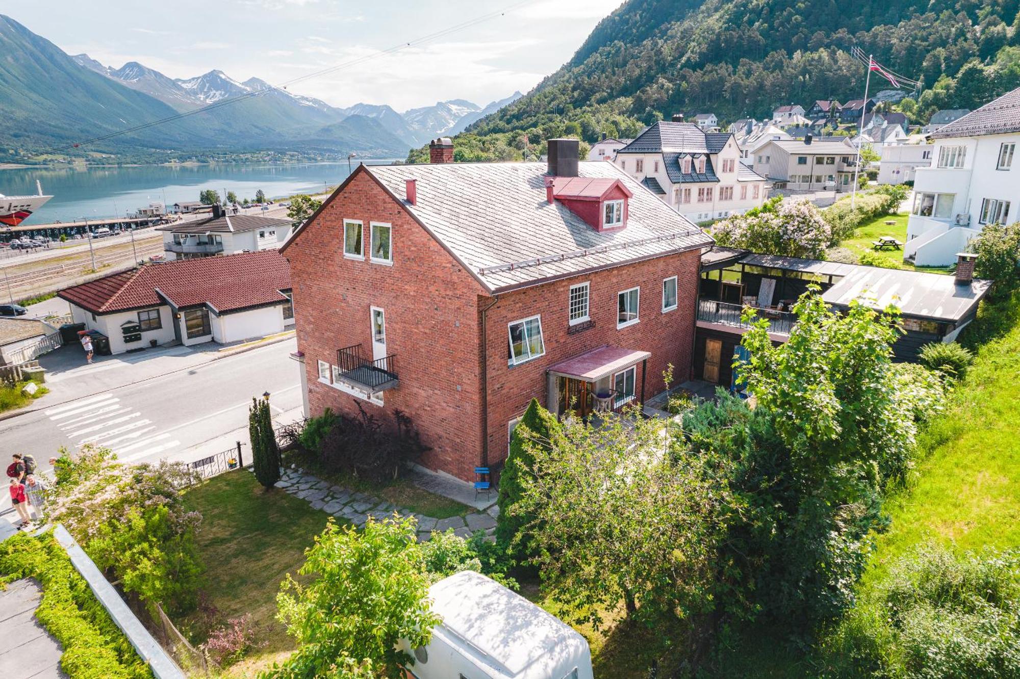 Tiglkak Hostel Åndalsnes Exterior photo